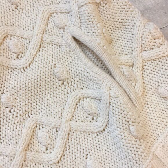 Girls old navy poncho off white size 5T - Picture 2 of 7